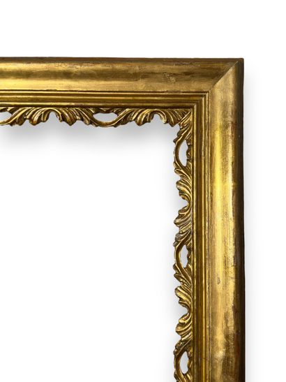 null CADRE - XXe siècle (51 x 42 x 7,5 cm)
Cadre en bois sculpté, mouluré et doré...