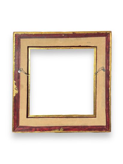 null CADRE - XXe siècle (27 x 26,5 x 7 cm)
Cadre en bois et stuc doré 
Dimensions...