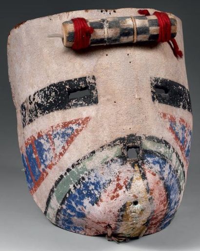 null Masque de Kachina PALHIK MANA Hopi, Arizona, U.S.A. Cuir, bois, pigments, cordelette,...