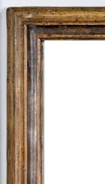 null BAGUETTE en bois mouluré et anciennement argenté. Italie, XVIIIème siècle. 63...