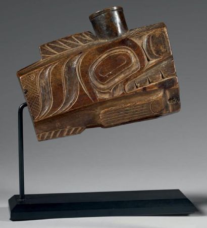 null Tête de Pipe Cérémoniale Funéraire. Circa 1820-1850 Tlingit, Alaska, U.S.A....