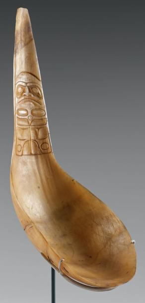 null Cuillère en corne Haïda. Circa 1880-1890 Haïda, Colombie Britanique, Canada....
