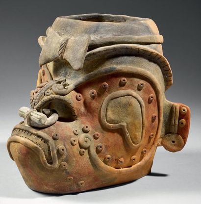 null Jama Coaque, Equateur, c. 500 avt J.C. - 500 ap J.C. Ceramic Bat Head Vase,...