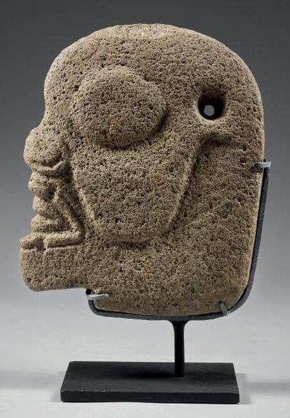 Maya, Mexique, c.550-950 Stone Carved Xipe...