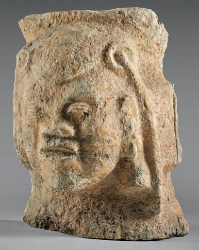 null Maya, Mexique, c.250-950 Stone Head of Fat God, Maya , Mexico, c.250-950 AD...