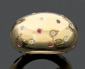 null BAGUE jonc en or jaune pavée de petits diamants brillantés et rubis en alternance...