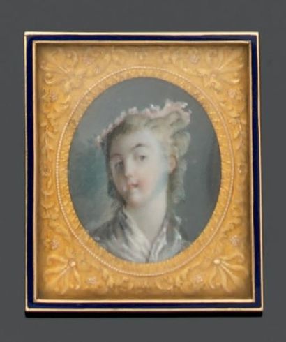 Ecole francaise vers 1760 Portrait de jeune femme Miniature ovale dans un encadrement...