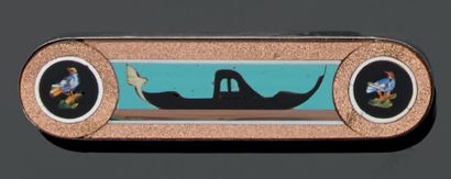 null BROCHE ovale en argent et micromosaique à décor d'une gondole sur fond bleu,...