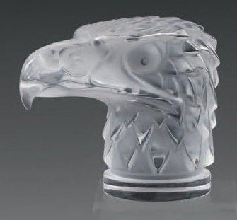 LALIQUE FRANCE Tête d?aigle Épreuve réalisée en verre blanc moulé pressé, signé «Lalique...