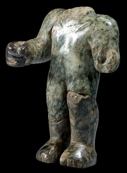 null Teotihuacan, Mexique, c.300-700 Pierre verte mouchetée. Statuette acéphale Restaurations...