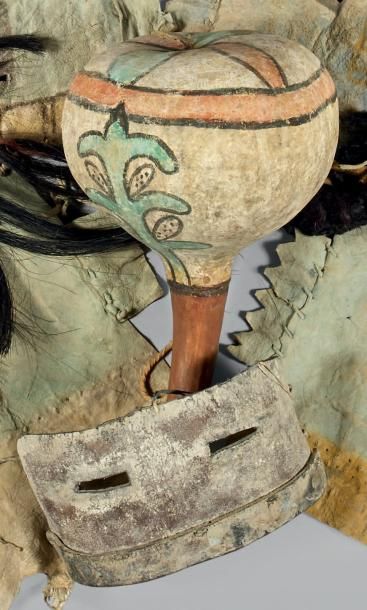 null Très ancien masque Ang ak china Hopi, Arizona, U.S.A Cuir, pigments Dimensions:...