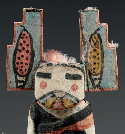 null Kachina aux oreilles pyramidales peintes d'épis de mais Hopi, Arizona, U.S.A....
