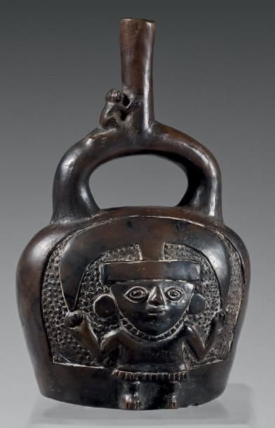 null Vaisselle. Technique du modelé- Chimu inca, Perou. 1250 à 1450 après J.C- Hauteur:...