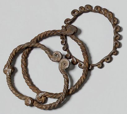 null Ensemble de trois bracelets Lobi - Burkina Faso Fer Diam.: 8,5 cm - 9 cm - 11...