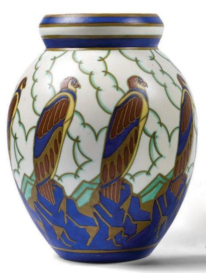 Charles Catteau (1880-1966) et Keramis Vase en céramique à décor polychrome d'oiseaux...