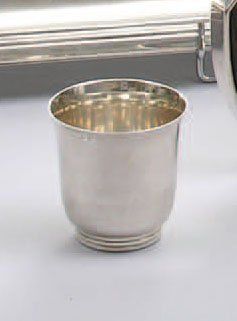 null TIMBALE en argent Jean PUIFORCAT- Paris. Poids: 88 grs Hauteur: 7 cm