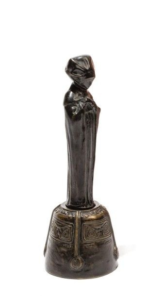 Gustav GURSCHNER (1873-1971) Sceau en bronze représentant une femme debout en prière....