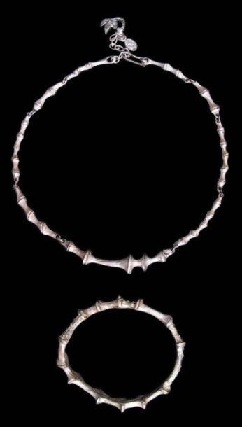 Christian LACROIX Parure composée d'un collier et d'un bracelet en métal argent,...