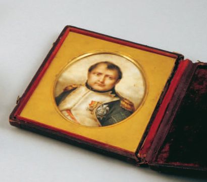 Ecole d'André LARUE dit MANSION Portrait de l'Empereur Napoléon 1er Miniature ovale...