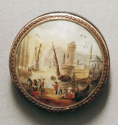 ÉCOLE FRANÇAISE début XIXe siècle Scène de port animé. Miniature ronde montée sur...