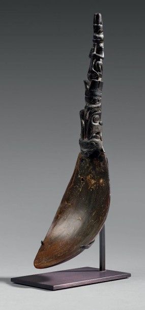 null CUILLERE Haïda ou Tlingit Corne de mouflon, cuivre Deuxième moitié du XIX° siècle...