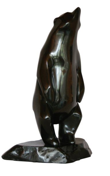 SO (née en 1972) L'ours Bronze à patine brune, signé à l'intérieur de la patte droite...