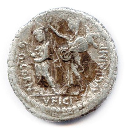 null CORNUFICIA Quintus Cornuficius préteur (42 avant J.-C.) Tête de Cérès à gauche,...