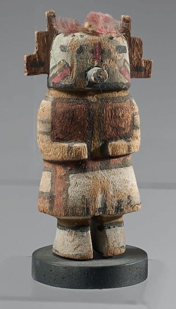 null KACHINA WILSON TAWAKAPTEWA Cottonwood, pigments et duvet Hopi, Arizona, USA,...