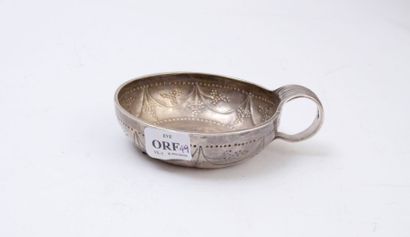 null ORF049 - GOUTE VIN en argent du XVIIIème siècle, Orléans 

Poids: 74 grammes...