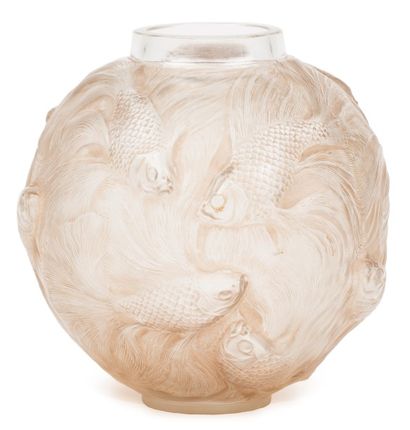 null René LALIQUE (1860-1945)

Vase modèle « Formose ». 

Épreuve en verre blanc...