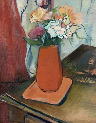 null Suzanne VALADON (1865-1938)
Les roses au vase orange, 1937
Huile sur toile signée...