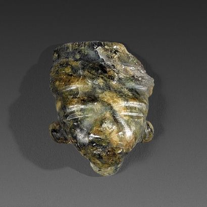 null Trois MASQUETTES en pierre verte cristallisee sculptee
TEOTIHUACAN 200 - 650...