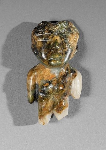 null Deux FIGURINES masculines debout en pierre verte cristallisee sculptee
TEOTIHUACAN...