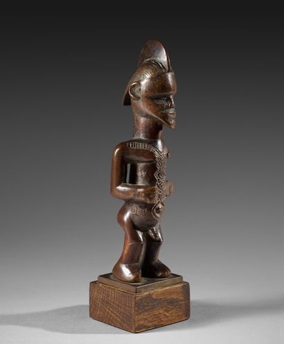 null Statuette Bembe/Bwende - Republique du Congo
Bois a belle patine brune 
Hauteur:...