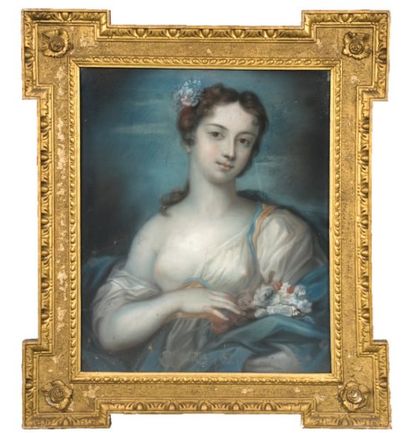 ECOLE FRANÇAISE début XIXème s. Jeune femme à la chevelure fleurie partiellement...