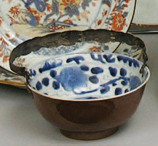 null Grand BOL capucin en porcelaine de Chine à décor bleu floral et de montagne...