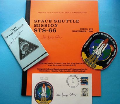 null Programme navette spatiale. Lot de 4 articles de la mission STS-66 (novembre...