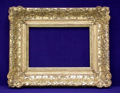 null CADRE en bois et pâte dorés de style Louis XIV. XIXe siècle. 24 x 36 x 11 c...