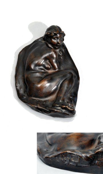 Jules-Aime DALOU (1838-1902) Femme nue surprise; circa 1902 Bronze a patine brune...