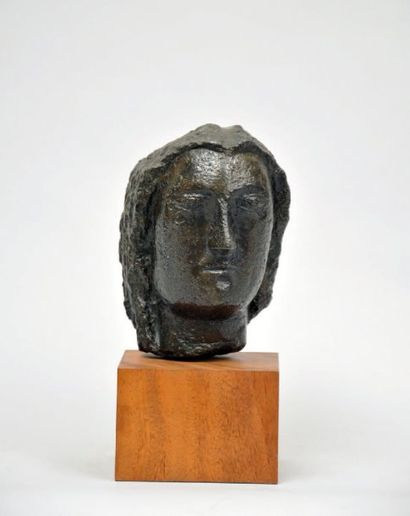 Leon INDENBAUM (1892-1980) Tete archaique, circa 1920 Epreuve en bronze a patine...