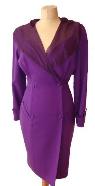 null THIERRY MUGLER: 3 Robes : 1 en crêpe violet, capuche en mousseline, 2 robes...