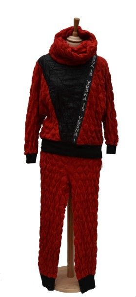 null 4 PIECES: ANONYME: Ensemble pull et pantalon en maille rouge effet matelassé,...