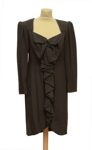  SERGE LEPAGE Haute couture: Robe en soie noire circa 1970-1980