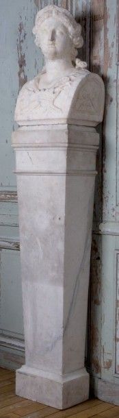 null PAIRE DE BUSTES en marbre blanc, attribués à Jean RAON: La muse Euterpe, les...