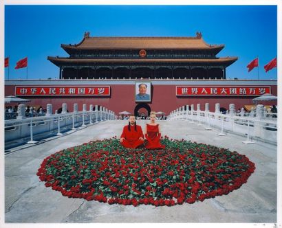 null CANG XIN (Né en 1967)

Introject series, Tiananmen performance, 2004

C print...