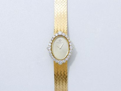 VACHERON & CONSTANTIN Montre bracelet de dame en or 750 millièmes, cadran doré rayonnant,...