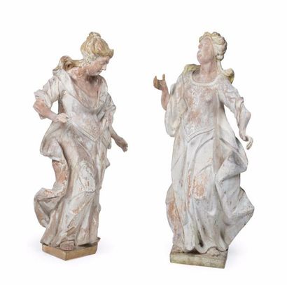 null Deux STATUES en bois sculpté et peint à décor de jeunes femmes drapées.
XVIIIème...