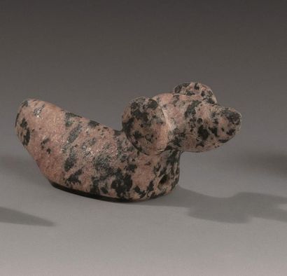 null BIRDSTONE "POP-EYED"
Granite rose tacheté de noir.
Ohio, États -Unis.
2500 -...