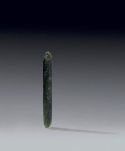 null Ornement d'oreille Maori - Nouvelle-Zélande
Néphrite - Longueur: 11,7 cm
