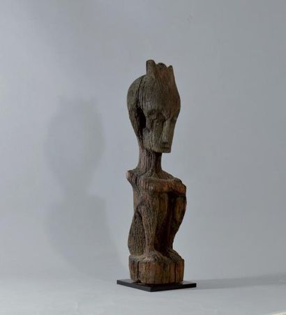 null Statue des Iles Léti - Indonésie
Bois érodé à belle patine - Hauteur: 45 cm
Personnage...